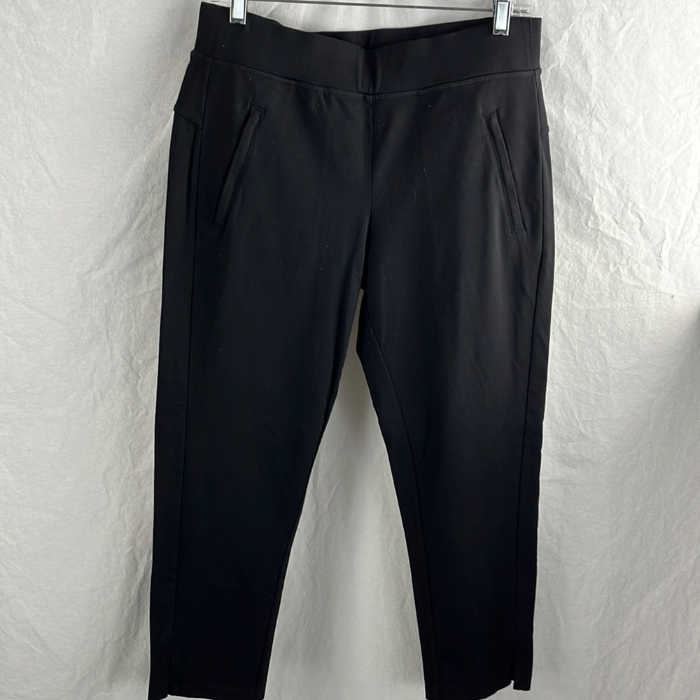 Athleta small crop pocket